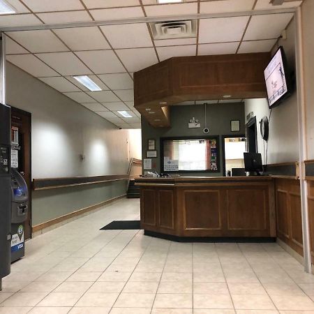 Royal Hotel Flin Flon Dış mekan fotoğraf