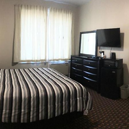 Royal Hotel Flin Flon Dış mekan fotoğraf