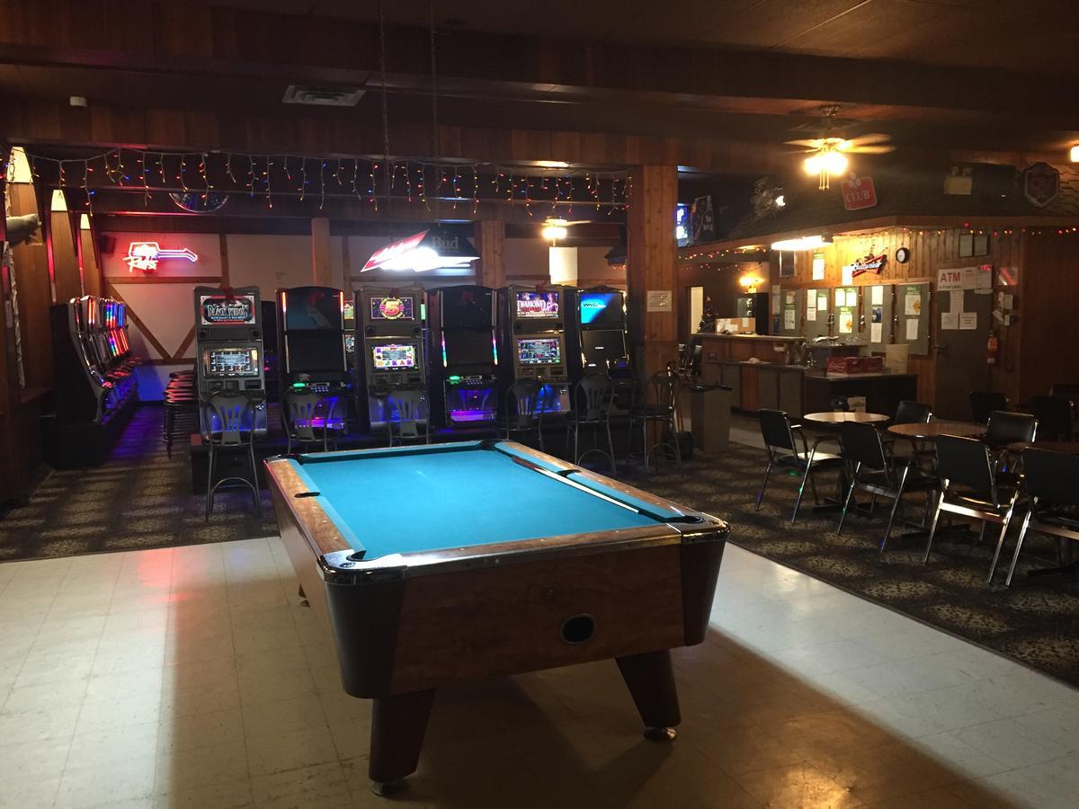 Royal Hotel Flin Flon Dış mekan fotoğraf