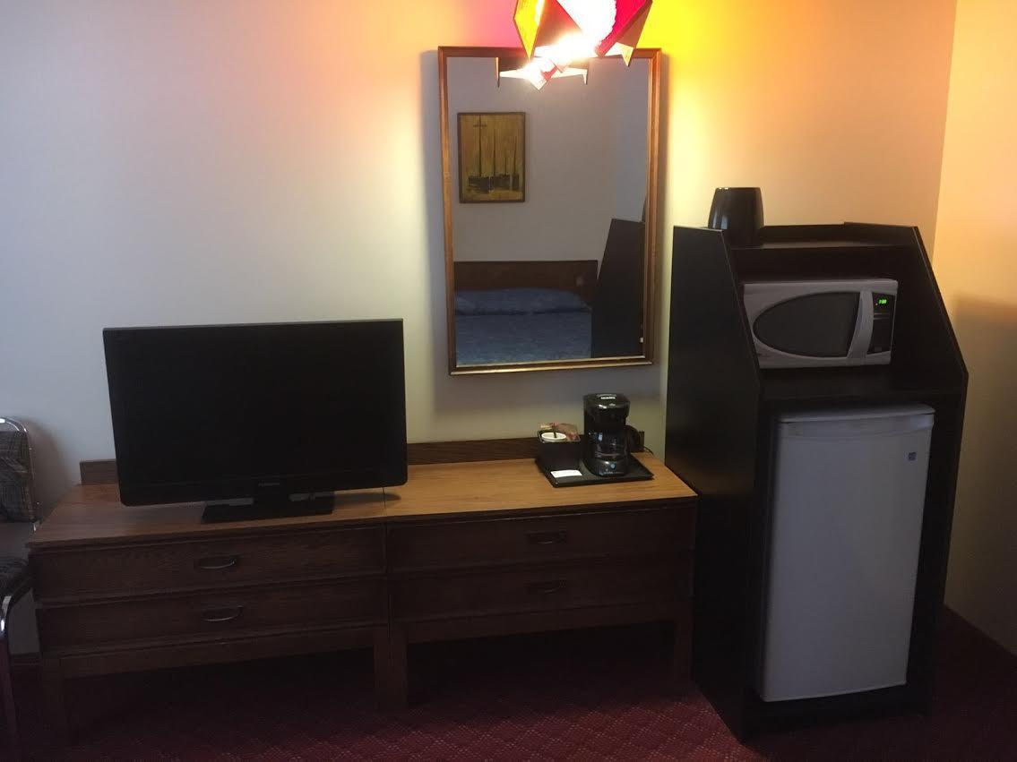Royal Hotel Flin Flon Dış mekan fotoğraf