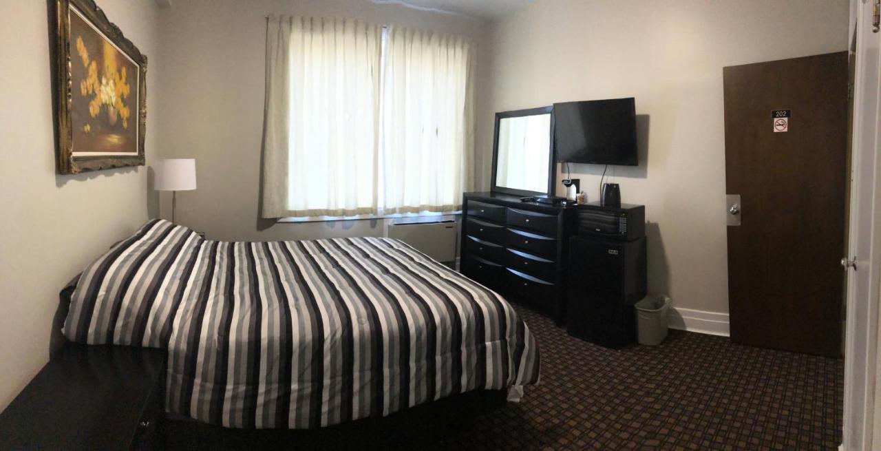 Royal Hotel Flin Flon Dış mekan fotoğraf